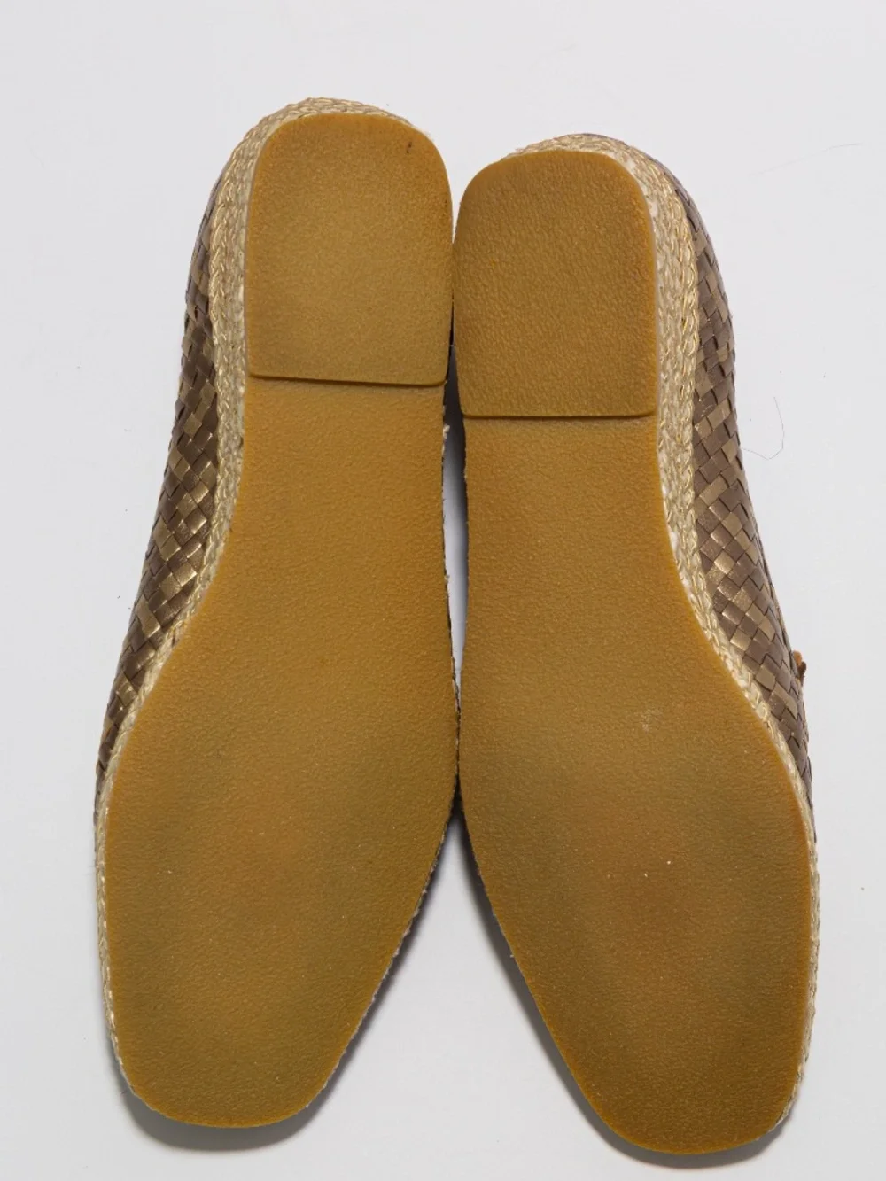 Andre Assous metallic woven espadrille wedge 8